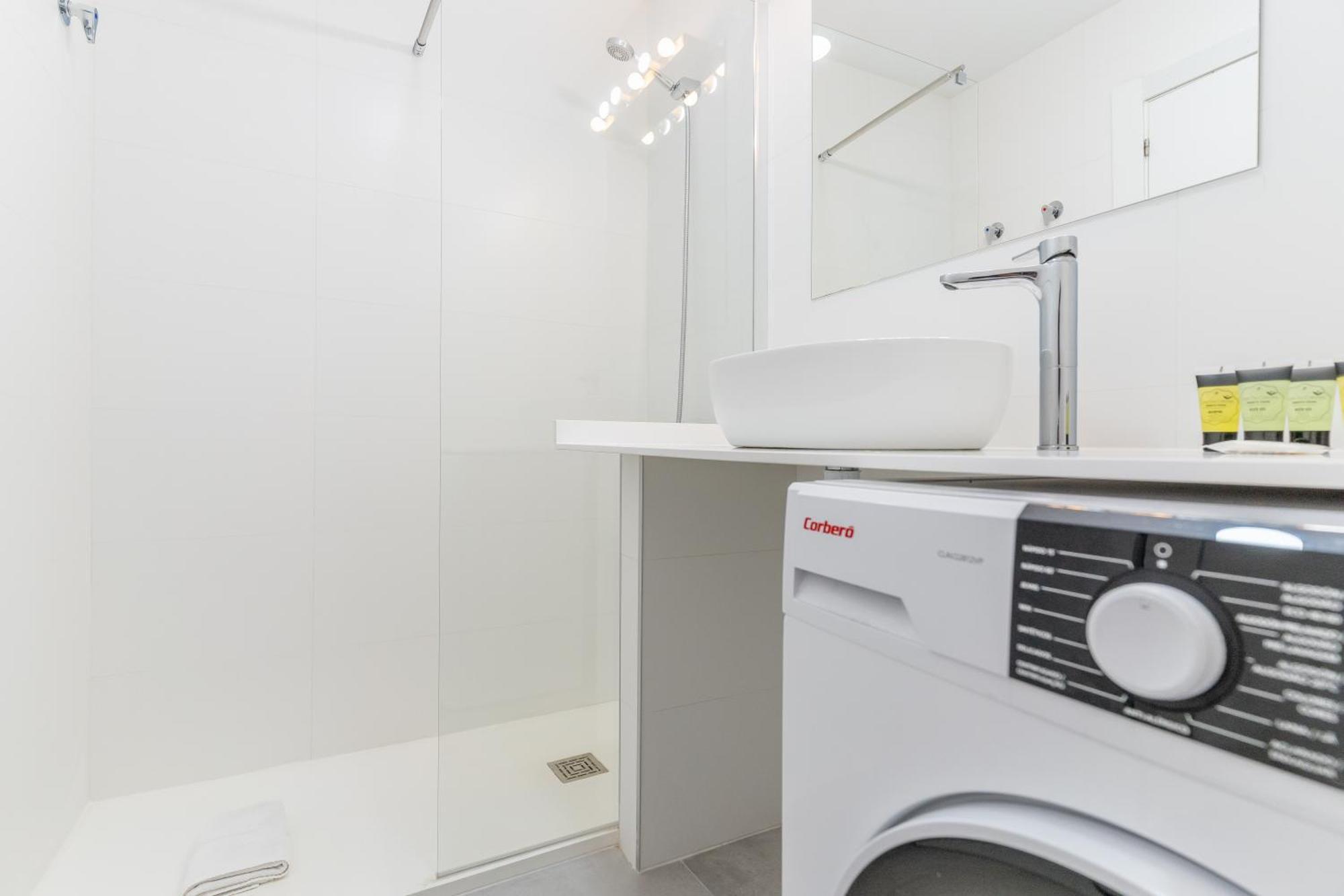 Cozy And Bright-1Bedroom 1Bathroom-Las Letras Madrid Dış mekan fotoğraf