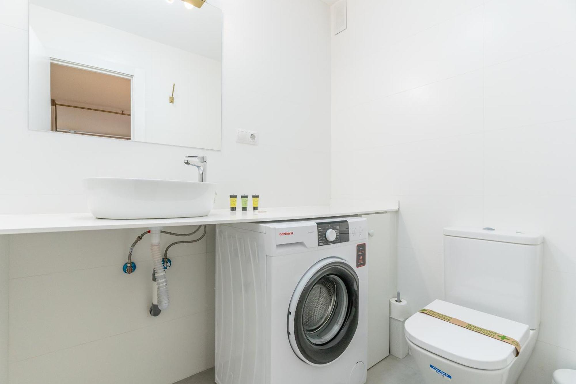 Cozy And Bright-1Bedroom 1Bathroom-Las Letras Madrid Dış mekan fotoğraf