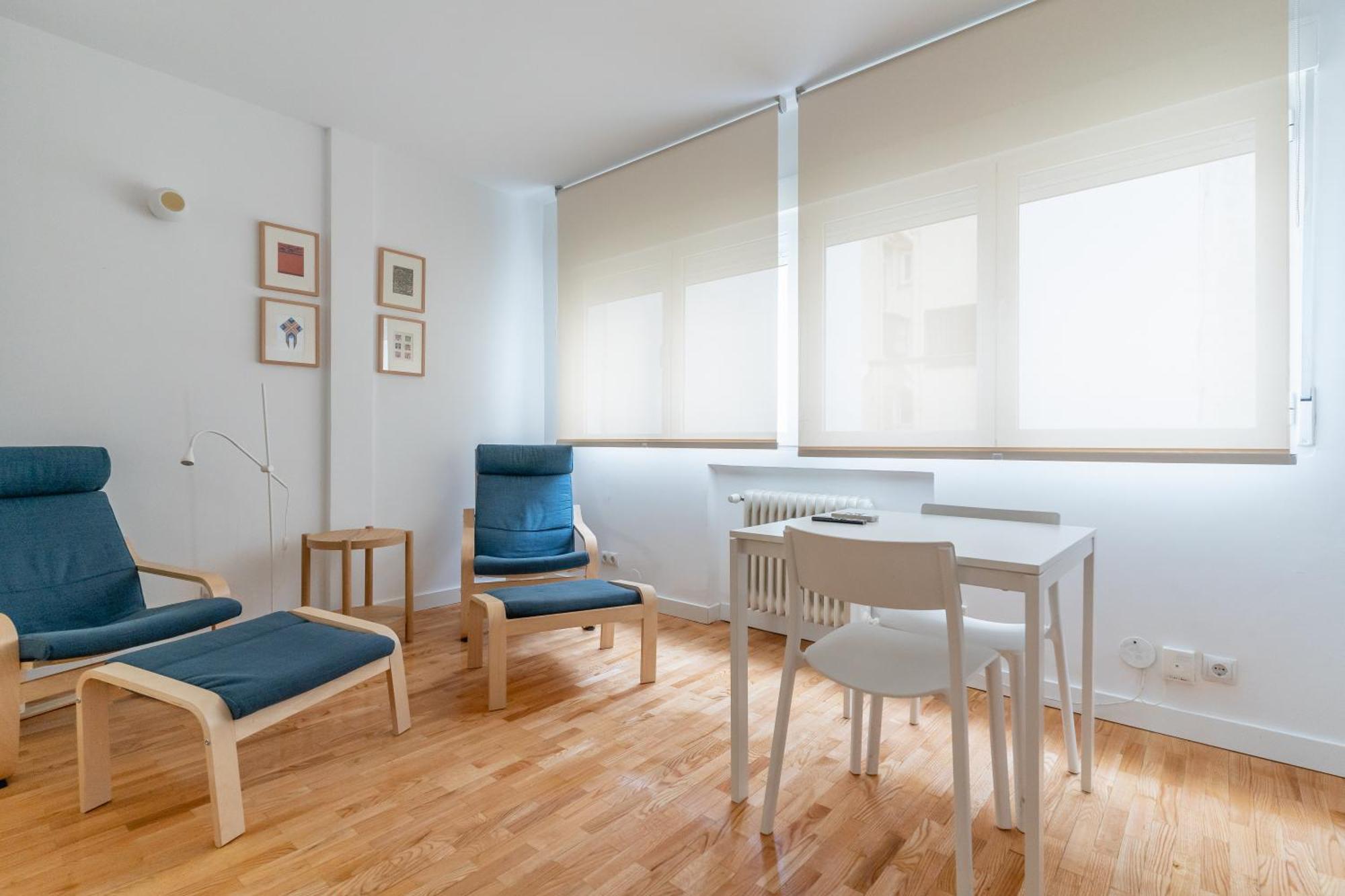 Cozy And Bright-1Bedroom 1Bathroom-Las Letras Madrid Dış mekan fotoğraf